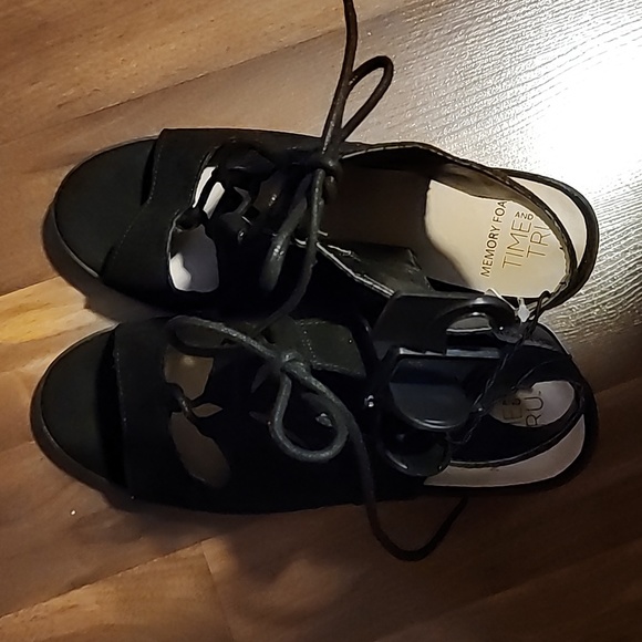 Time and Tru Black Boots Size 6W - Picture 4 of 5